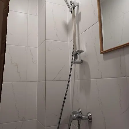 Гостевой дом Oaks Private With Private Shower *