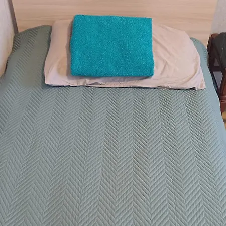 Guest house Oaks Private With Private Shower